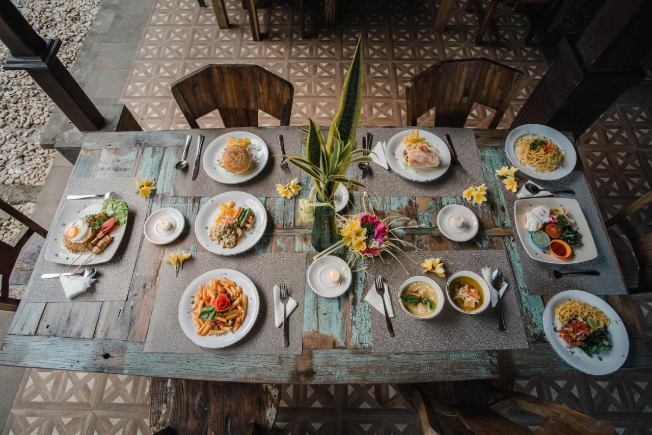 Acala Hostel & Reef Bar Toyapakeh Экстерьер фото