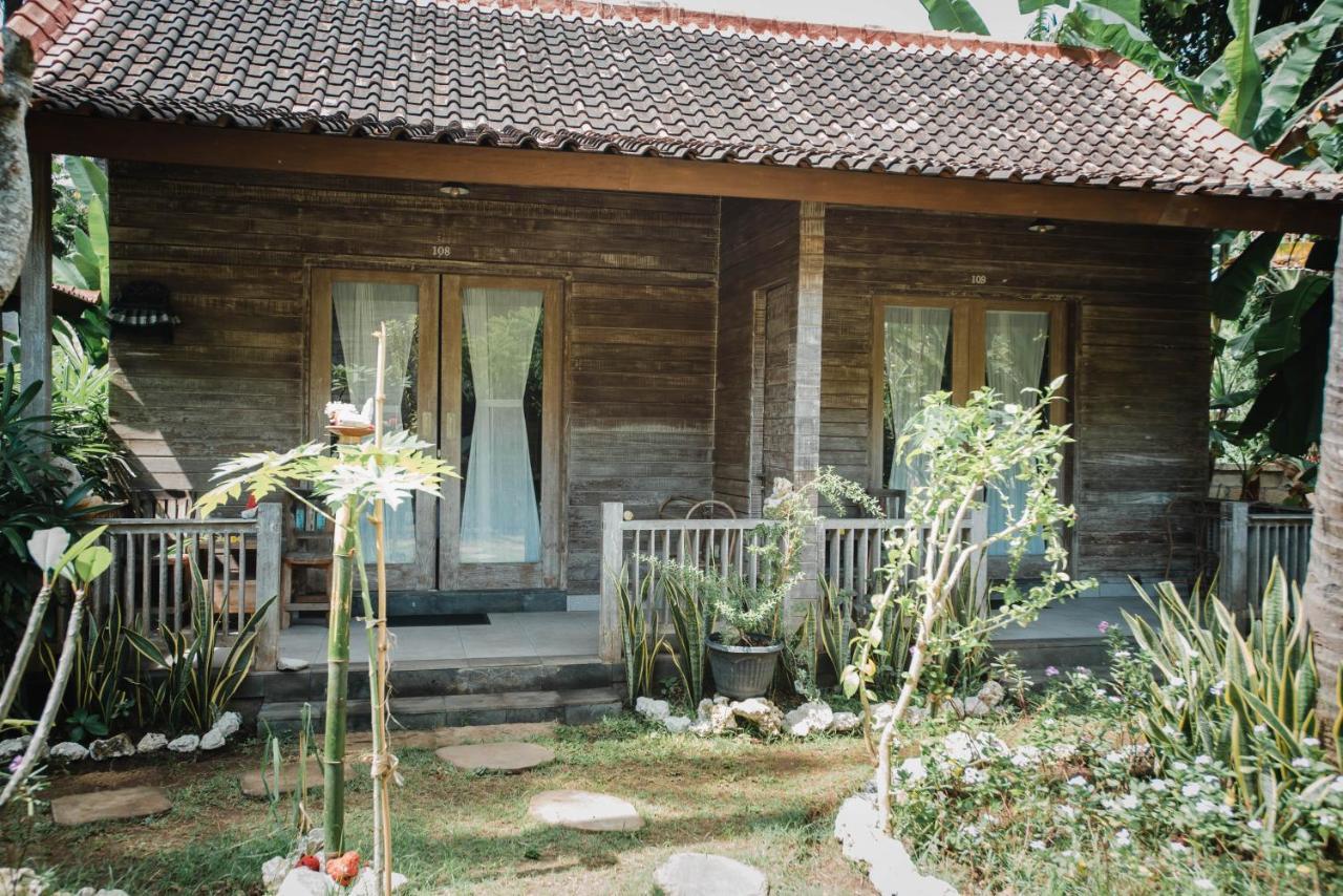 Acala Hostel & Reef Bar Toyapakeh Экстерьер фото