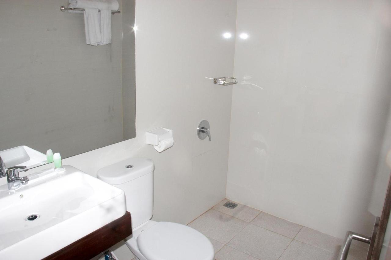Acala Hostel & Reef Bar Toyapakeh Экстерьер фото