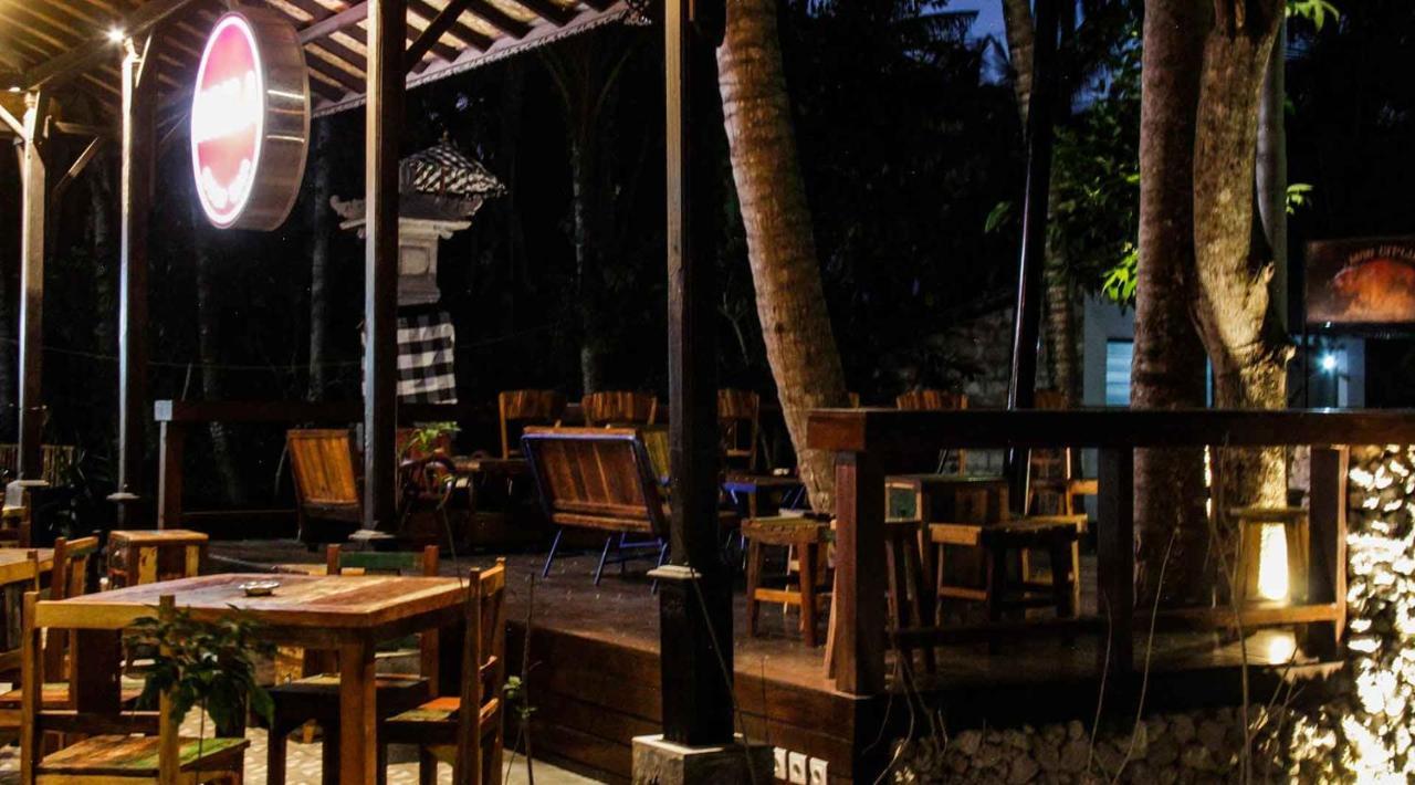 Acala Hostel & Reef Bar Toyapakeh Экстерьер фото