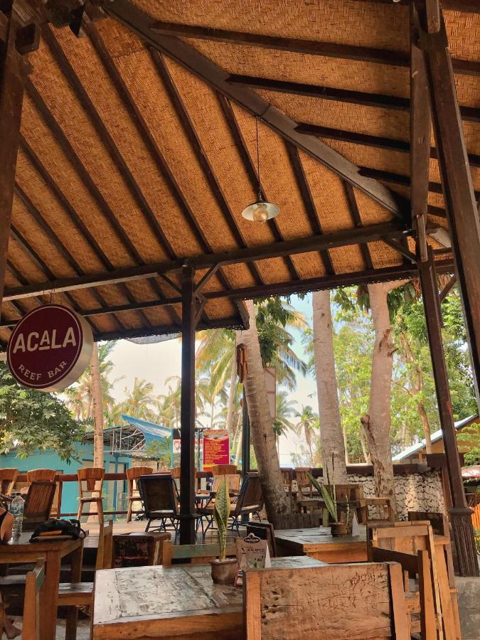 Acala Hostel & Reef Bar Toyapakeh Экстерьер фото